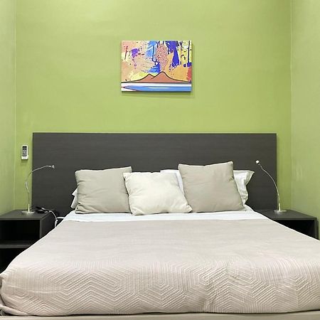 Holiday Naples Art Rooms Luaran gambar