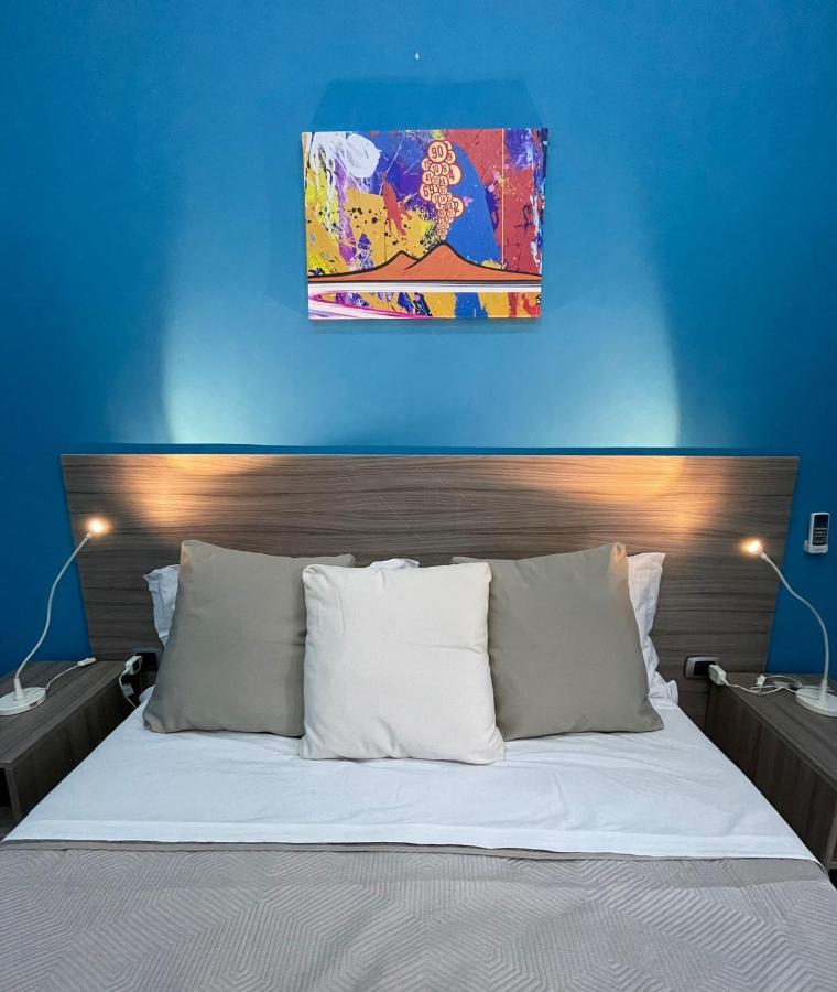 Holiday Naples Art Rooms Luaran gambar
